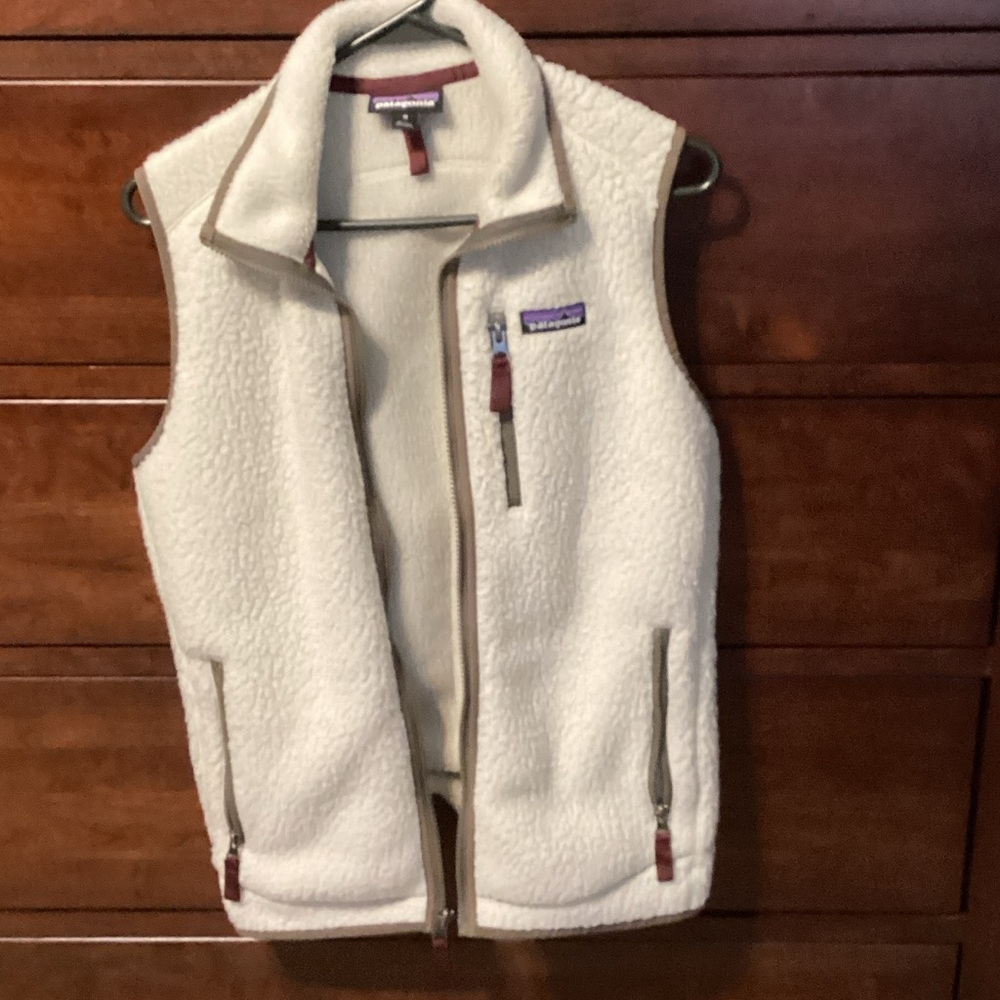 Patagonia Off-White Fleece Vest